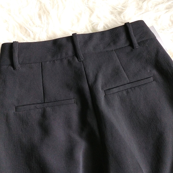 Aritzia Effortless Cropped pant - Picture 8 of 9